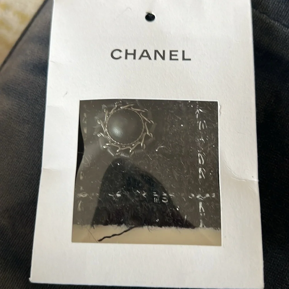 CHANEL Classic Couture Tweed Slim Zip Jacket - French 36